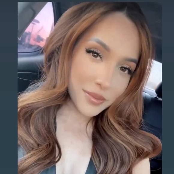 Meet your Posher, Angelica - Picture 1 of 2